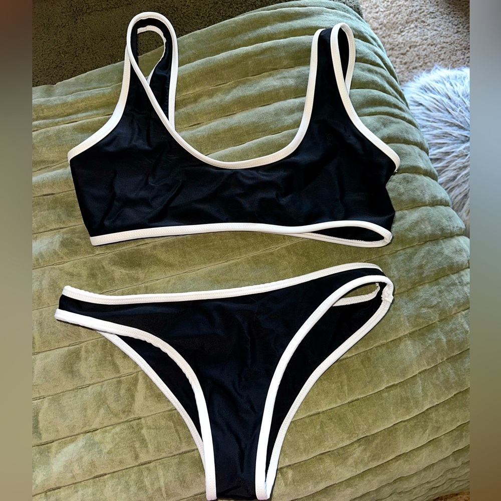 Fashion Nova swim black and white